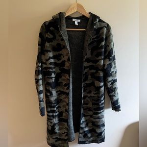 Nine West camo print hooded cardigan pockets fuzzy sweater size XS